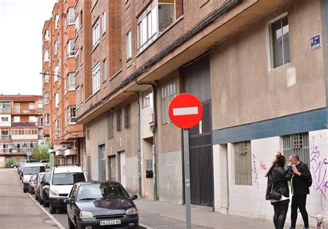 mujer se tira por la ventana valladolid|Una mujer de 31 años fallece al tirarse desde la ventana de su。